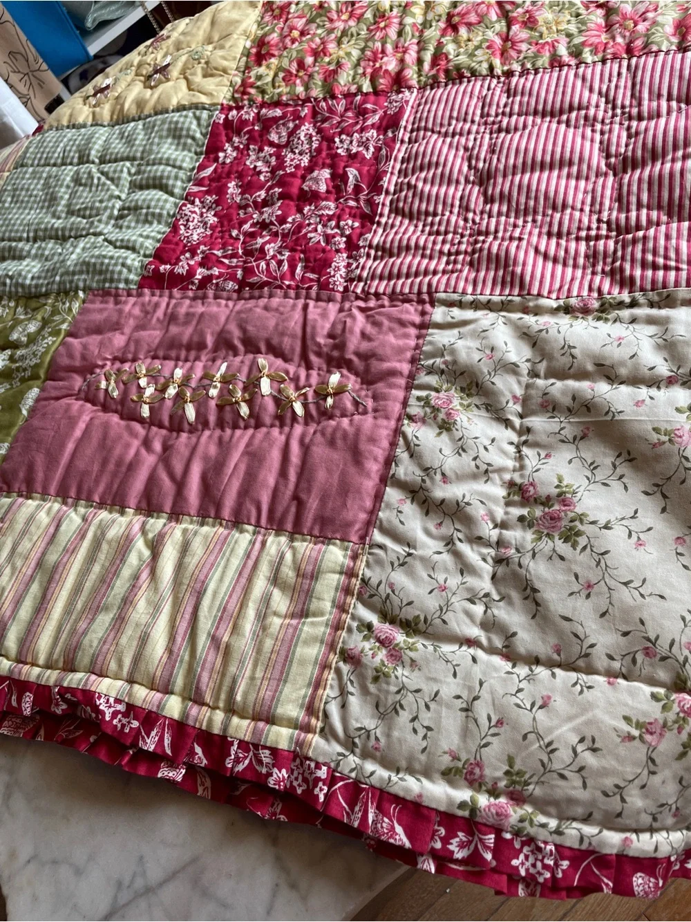 C & F Quilted Throw